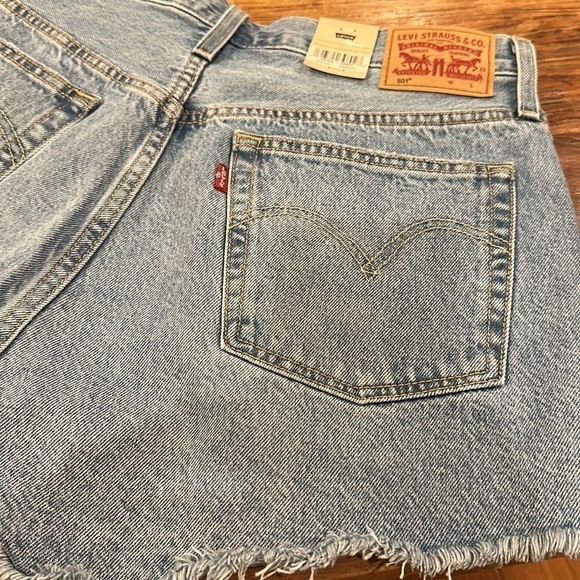 Levi’s 501 Distressed Denim Shorts 31 - Picture 7 of 12